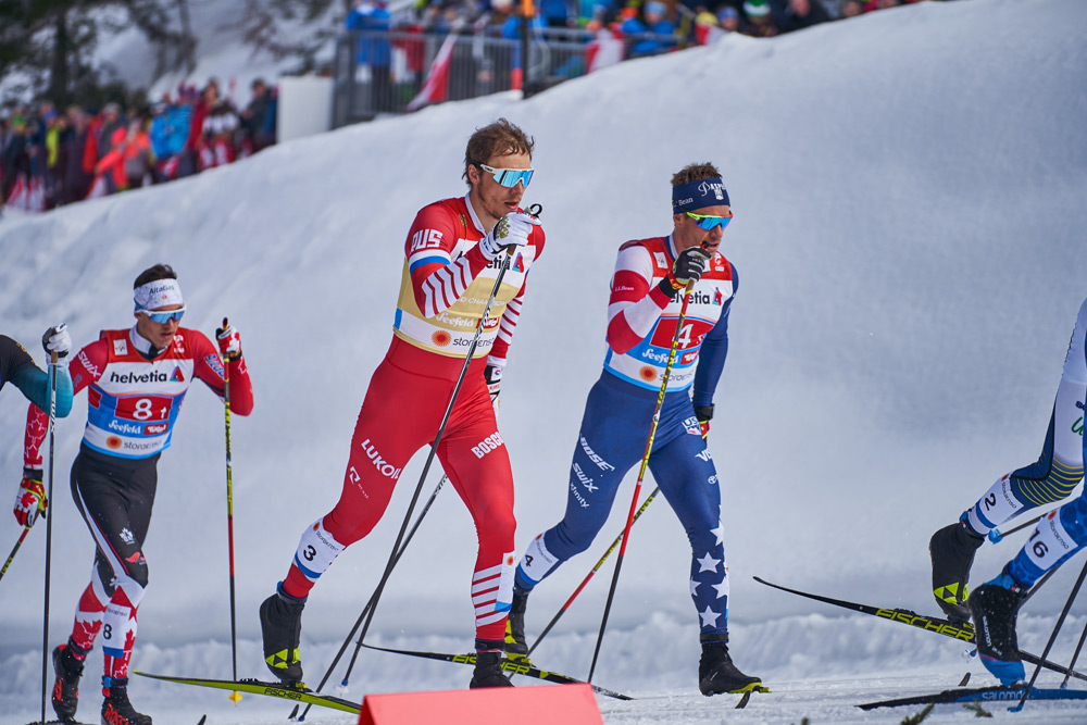 Лыжные гонки начало. Лыжный спорт. Лыжники гонщики. Лыжный спорт в России. Лыжи спорт.